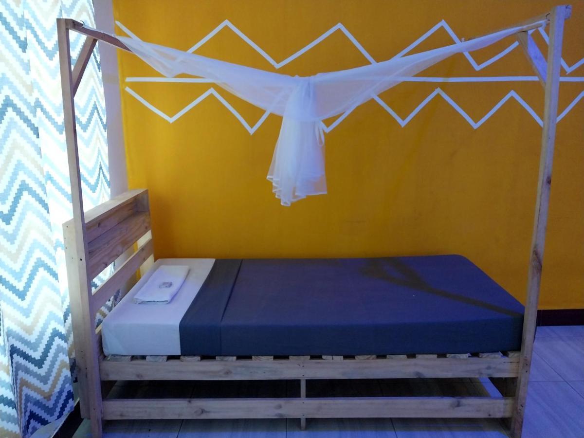 L&J Modern Backpackers Kigamboni Beach House Bed and Breakfast Dar es Salaam Esterno foto