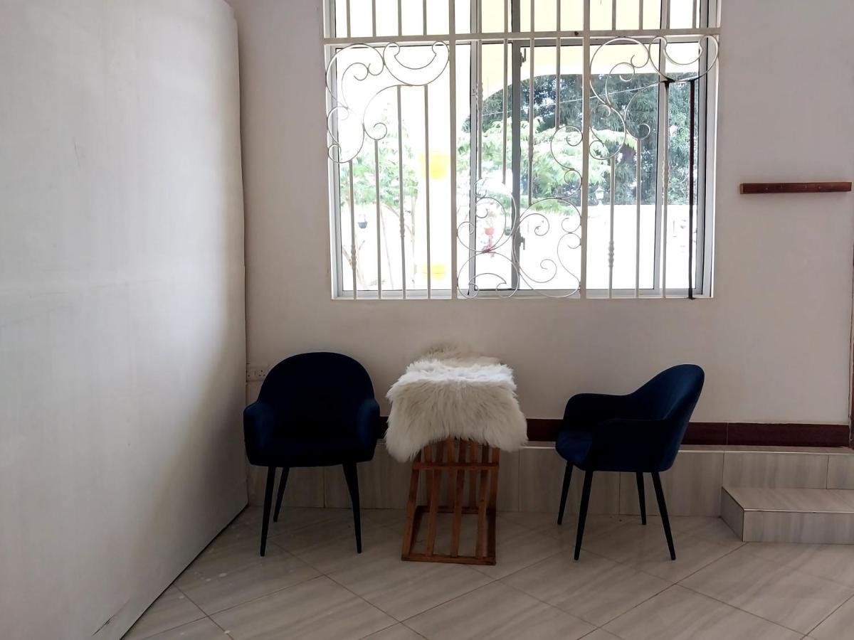L&J Modern Backpackers Kigamboni Beach House Bed and Breakfast Dar es Salaam Esterno foto