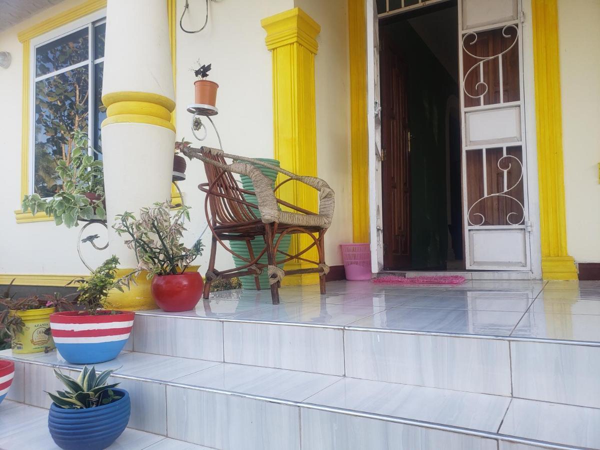L&J Modern Backpackers Kigamboni Beach House Bed and Breakfast Dar es Salaam Esterno foto