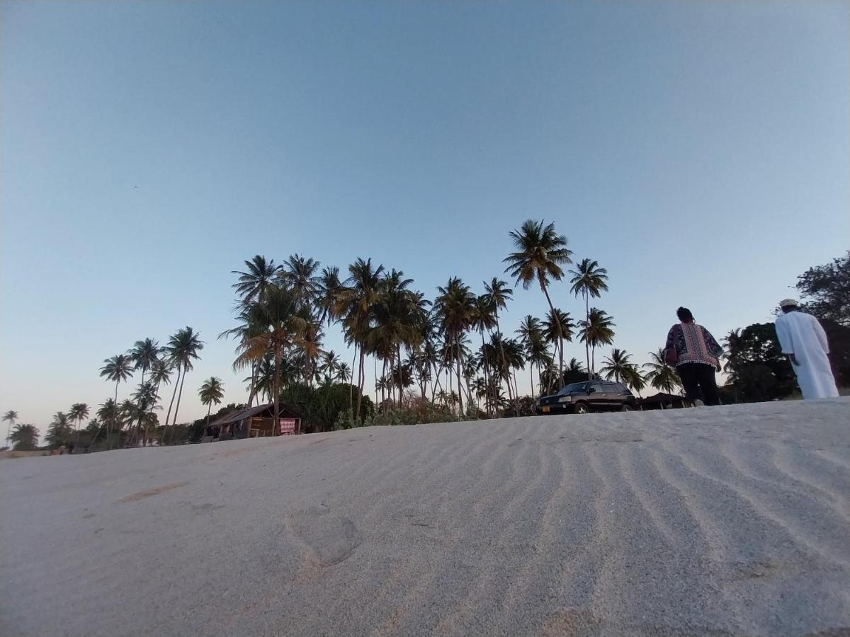 L&J Modern Backpackers Kigamboni Beach House Bed and Breakfast Dar es Salaam Esterno foto
