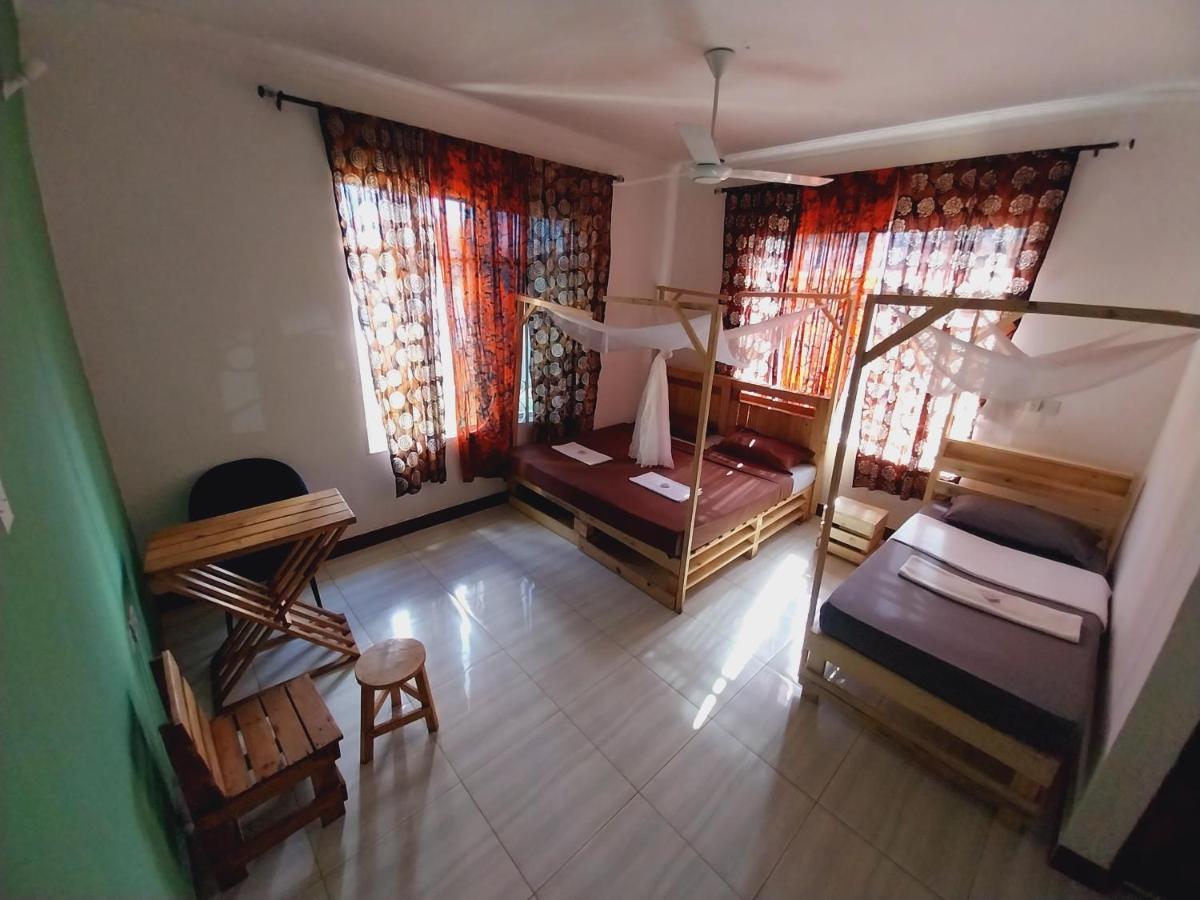 L&J Modern Backpackers Kigamboni Beach House Bed and Breakfast Dar es Salaam Esterno foto