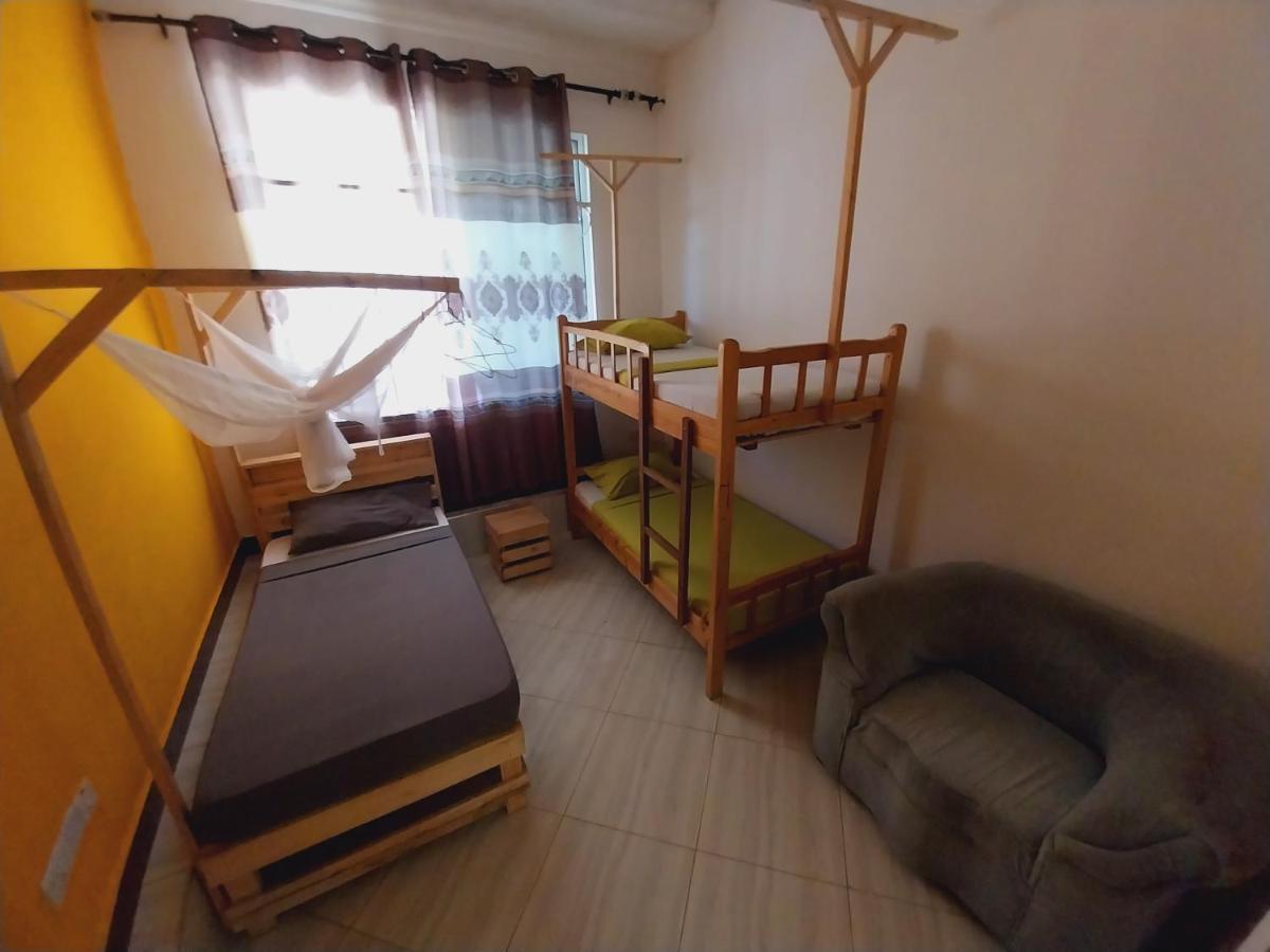 L&J Modern Backpackers Kigamboni Beach House Bed and Breakfast Dar es Salaam Esterno foto