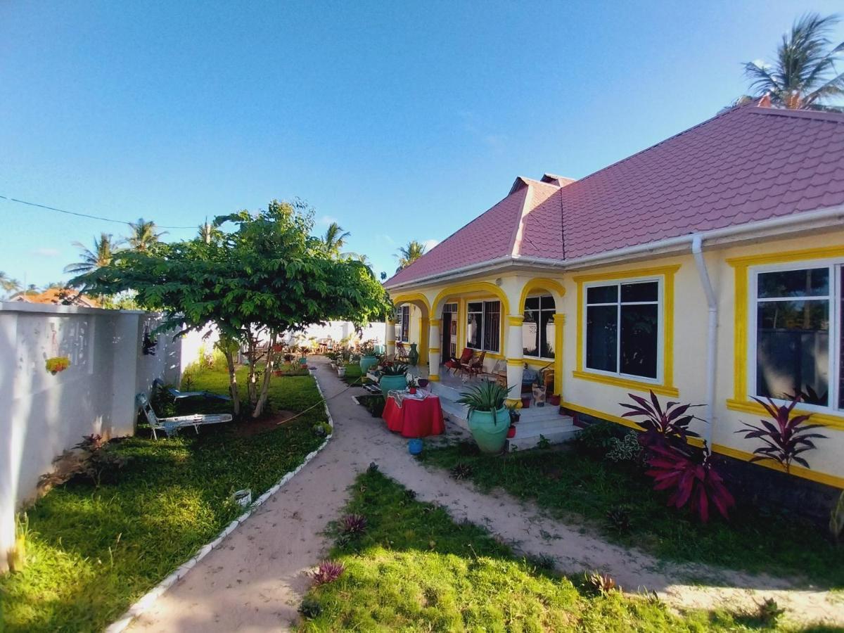 L&J Modern Backpackers Kigamboni Beach House Bed and Breakfast Dar es Salaam Esterno foto