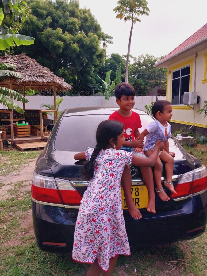 L&J Modern Backpackers Kigamboni Beach House Bed and Breakfast Dar es Salaam Esterno foto