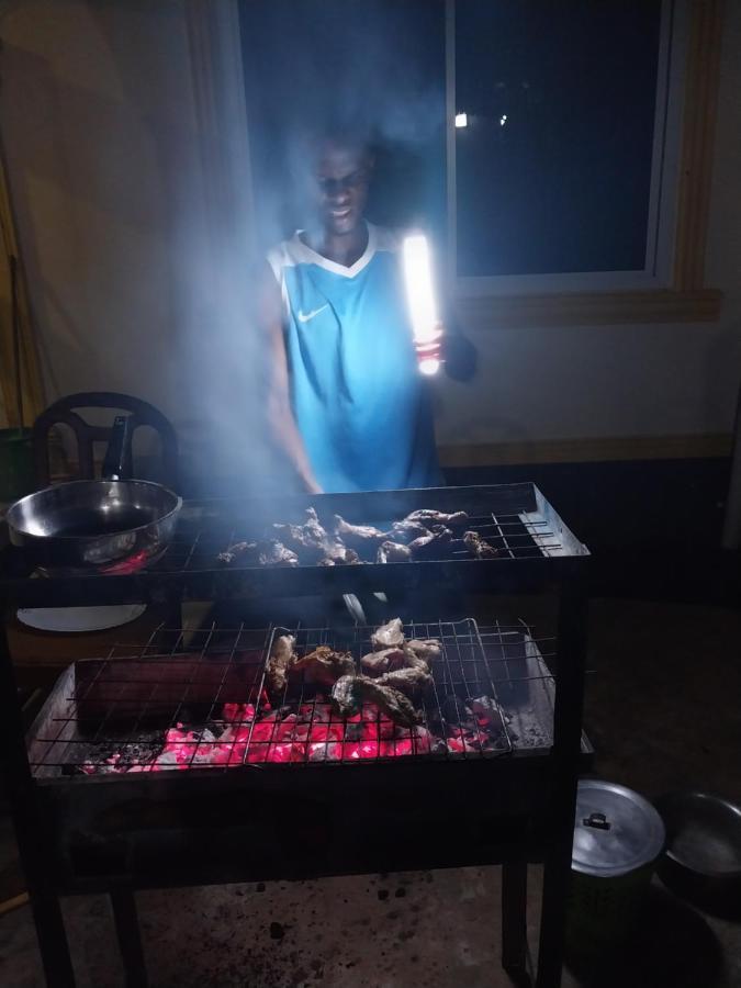 L&J Modern Backpackers Kigamboni Beach House Bed and Breakfast Dar es Salaam Esterno foto
