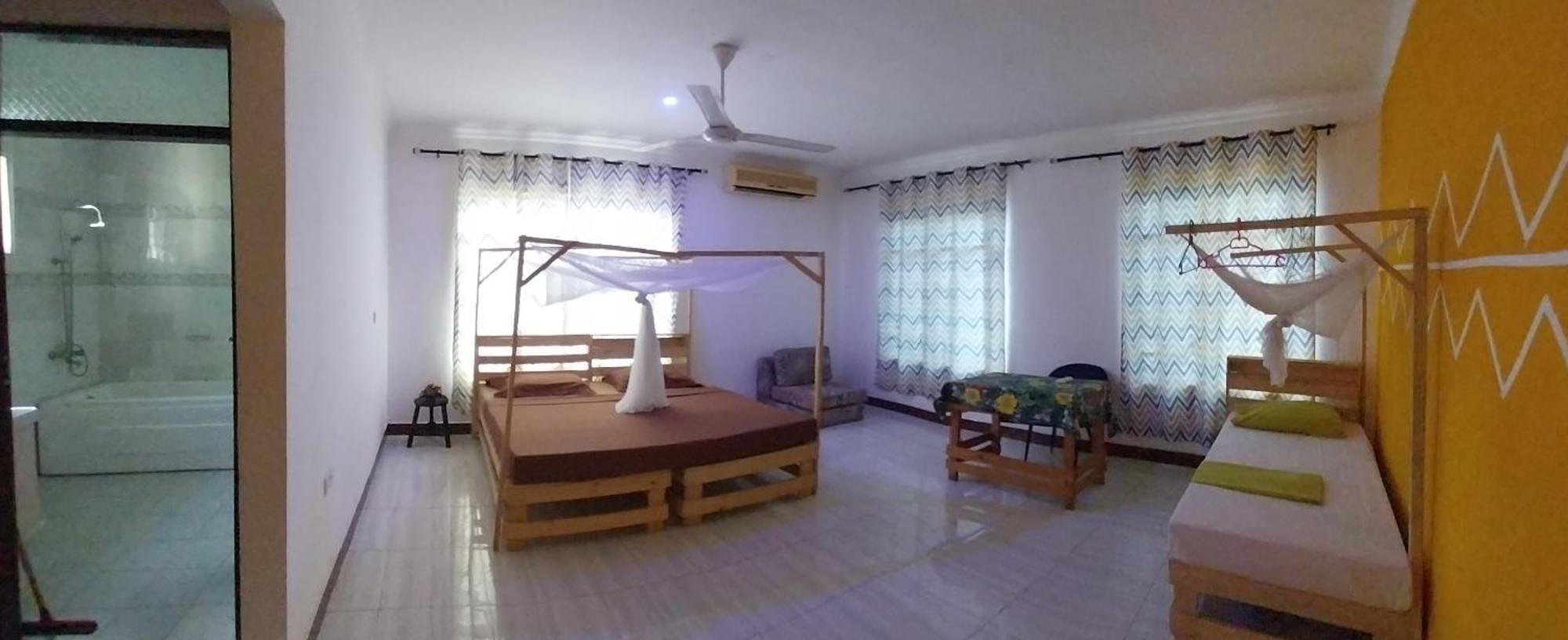 L&J Modern Backpackers Kigamboni Beach House Bed and Breakfast Dar es Salaam Esterno foto